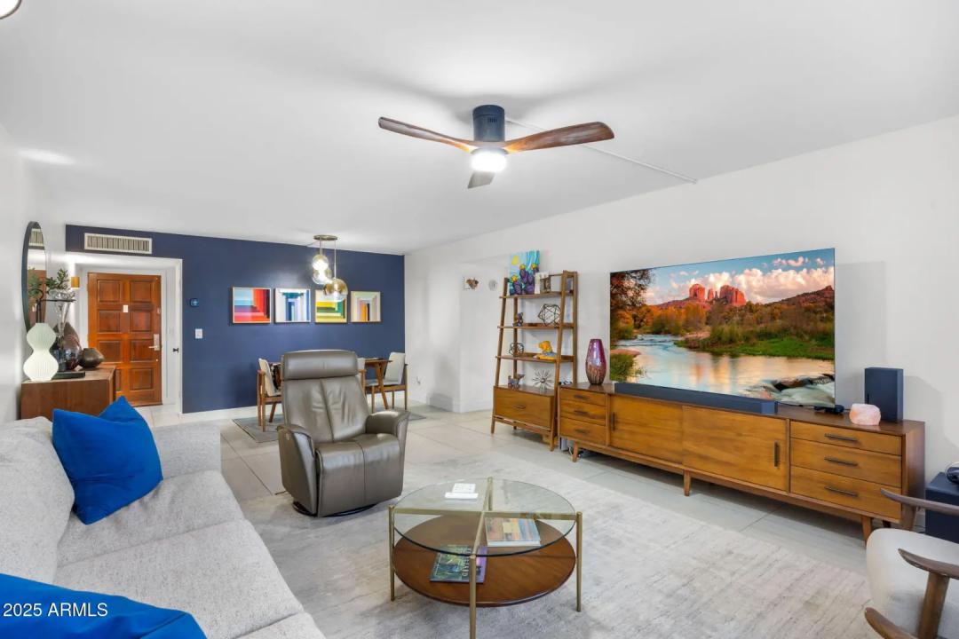 Real Estate Picture 11