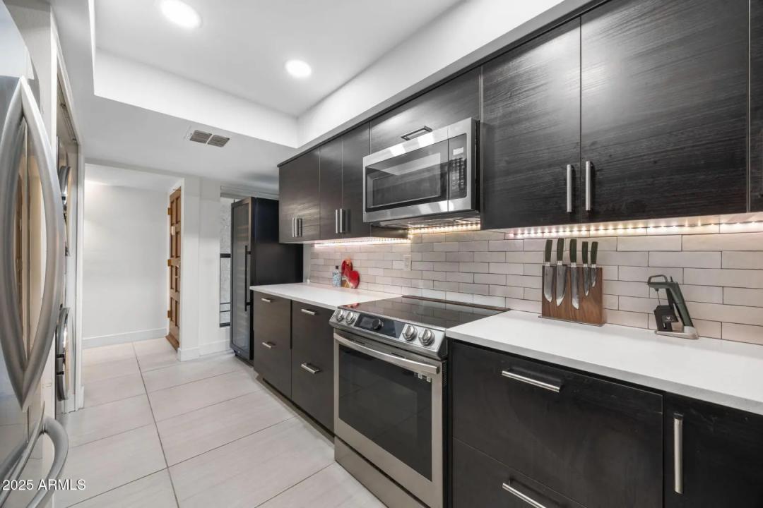 Real Estate Picture 13