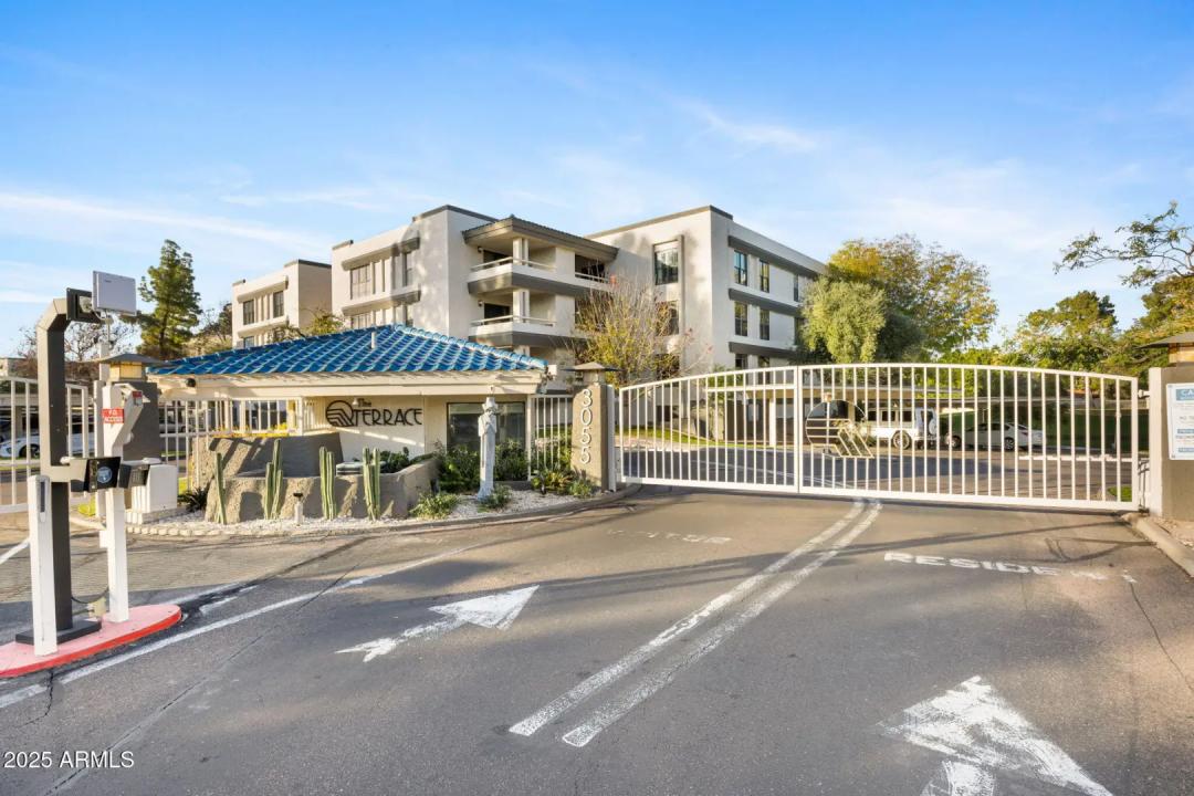 Real Estate Picture 3