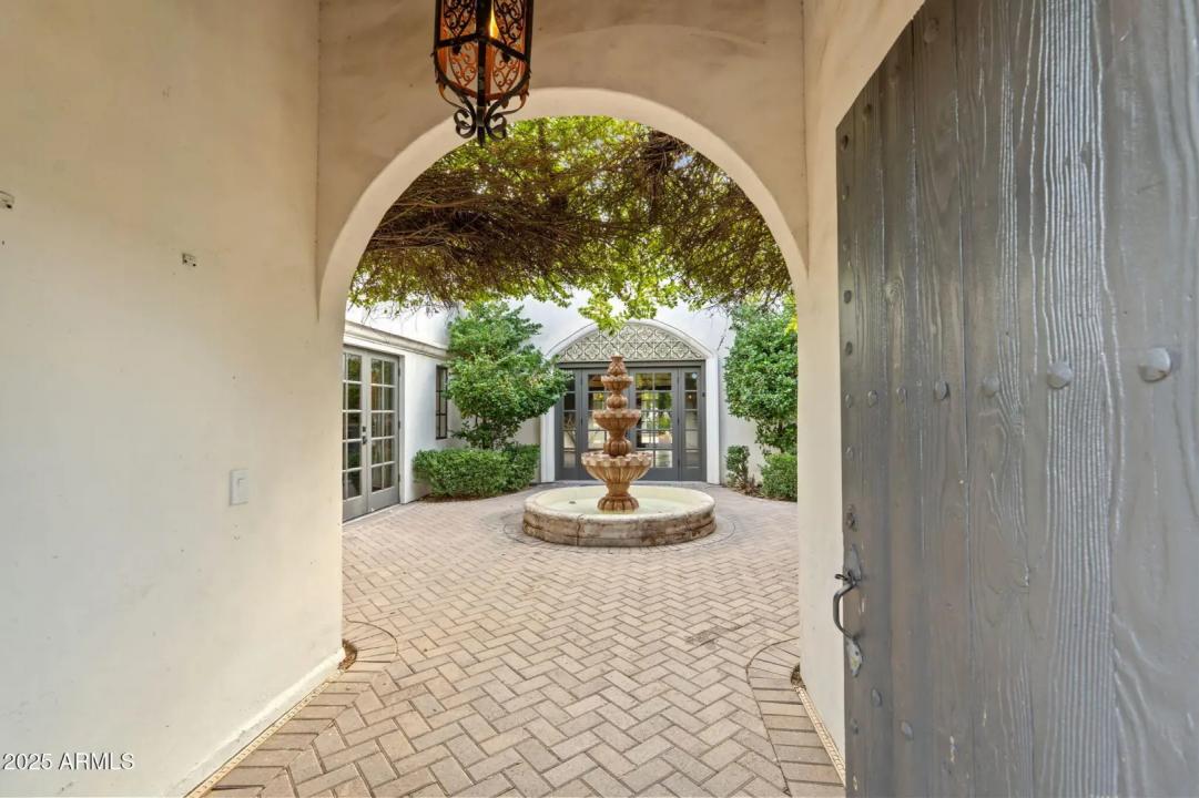 Real Estate Picture 5