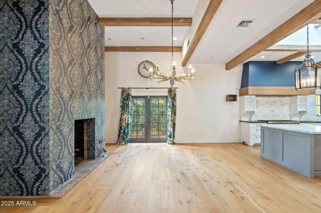 Real Estate Picture 15