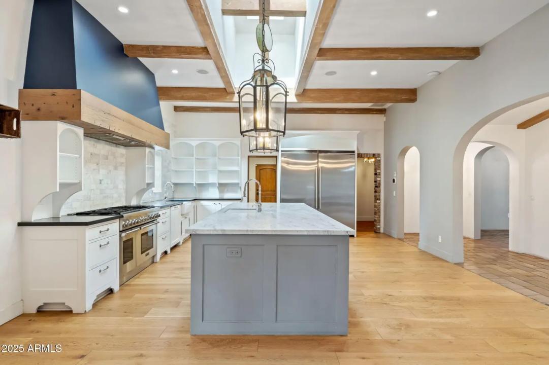 Real Estate Picture 18