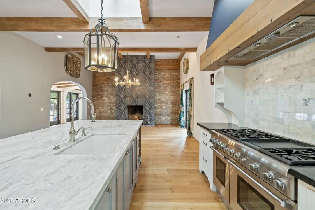 Real Estate Picture 19