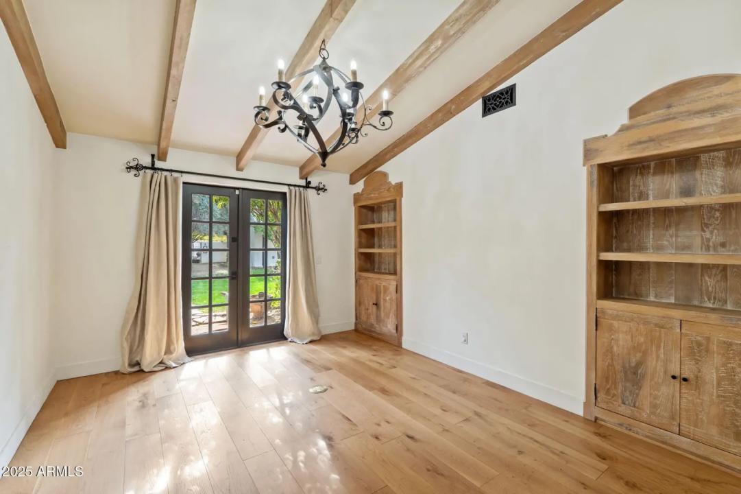 Real Estate Picture 23