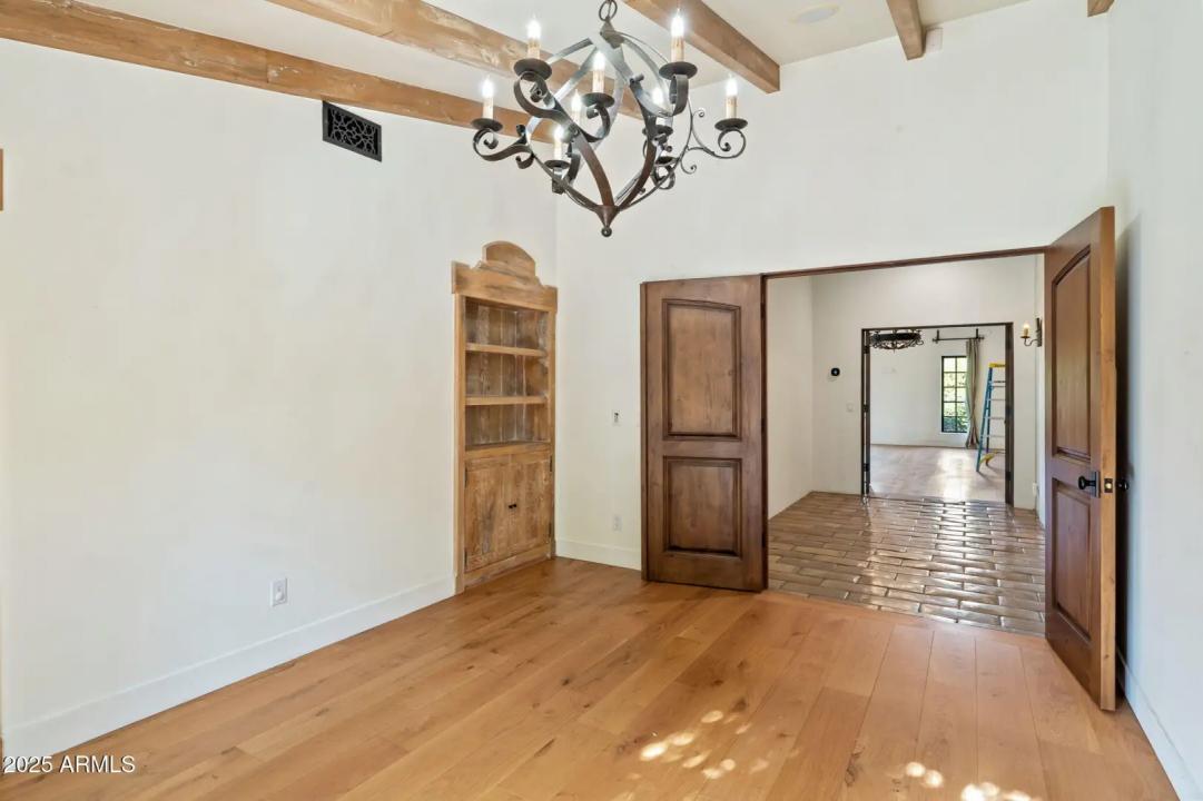Real Estate Picture 24