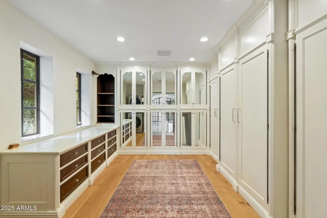 Real Estate Picture 43