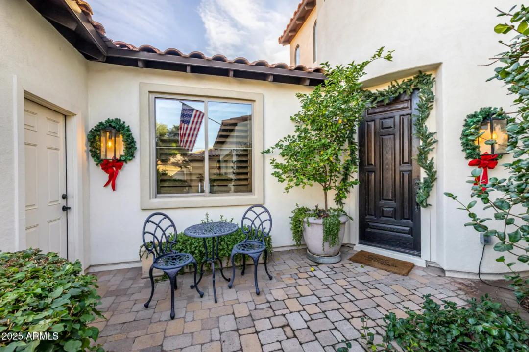 Real Estate Picture 4