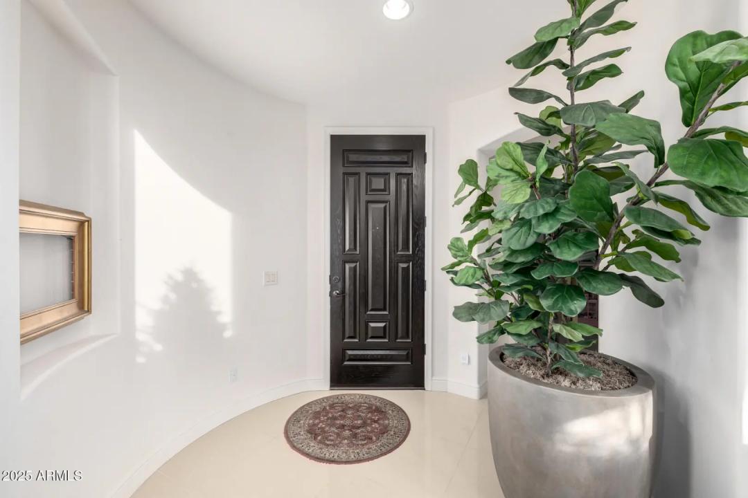 Real Estate Picture 7