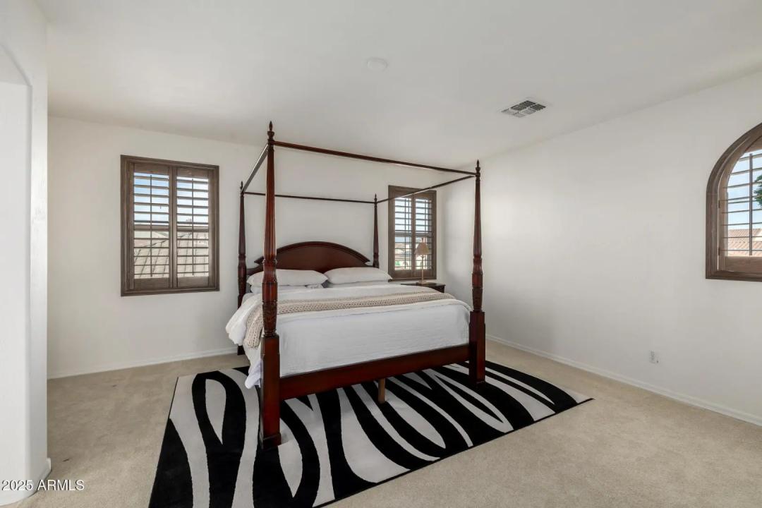 Real Estate Picture 17