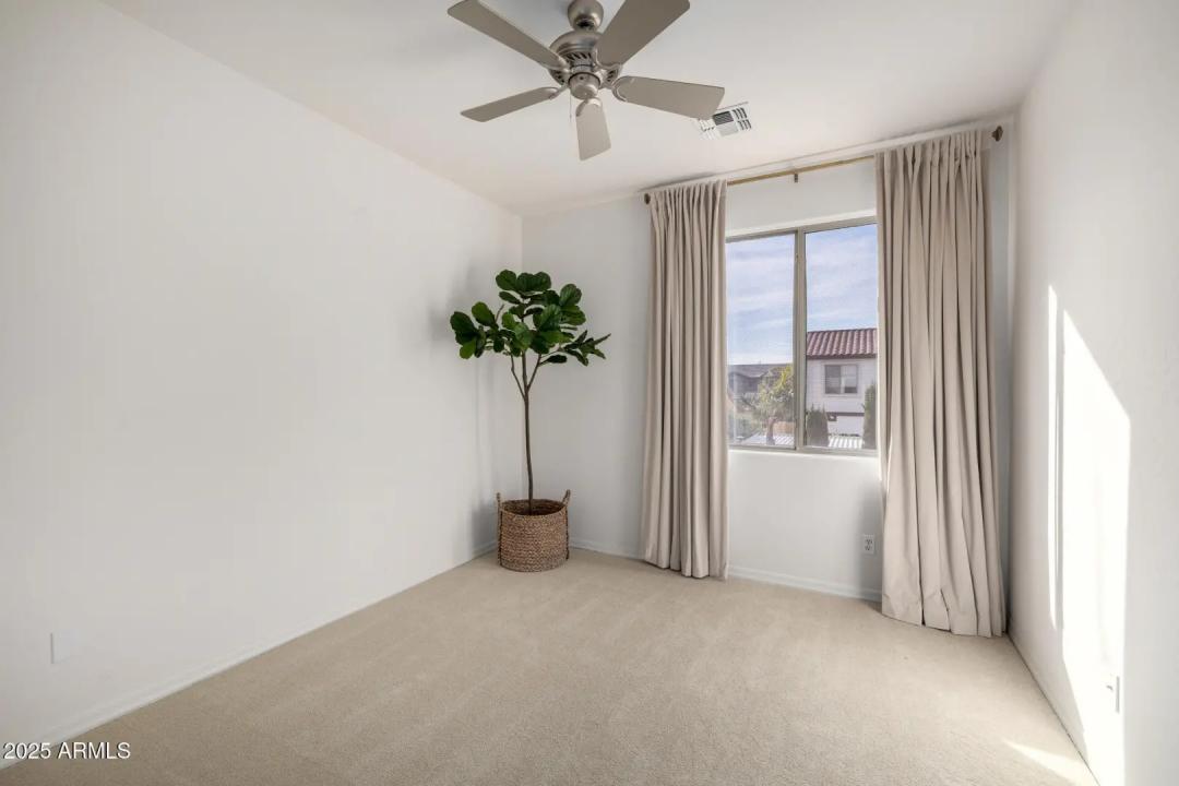 Real Estate Picture 22