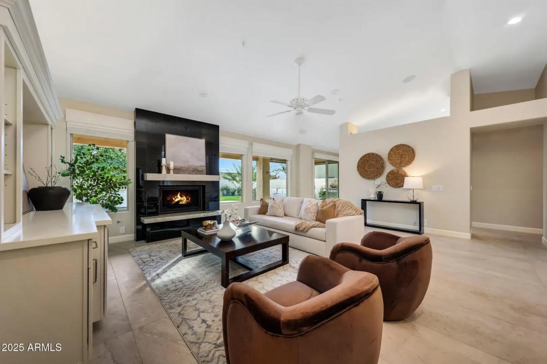 Real Estate Picture 7