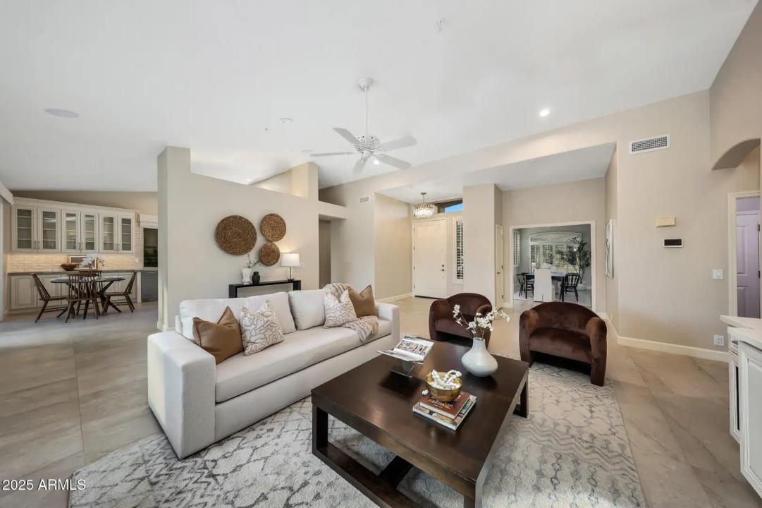 Real Estate Picture 8