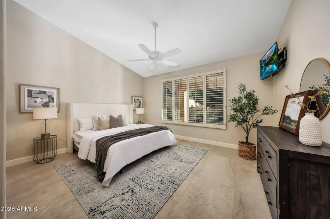 Real Estate Picture 3