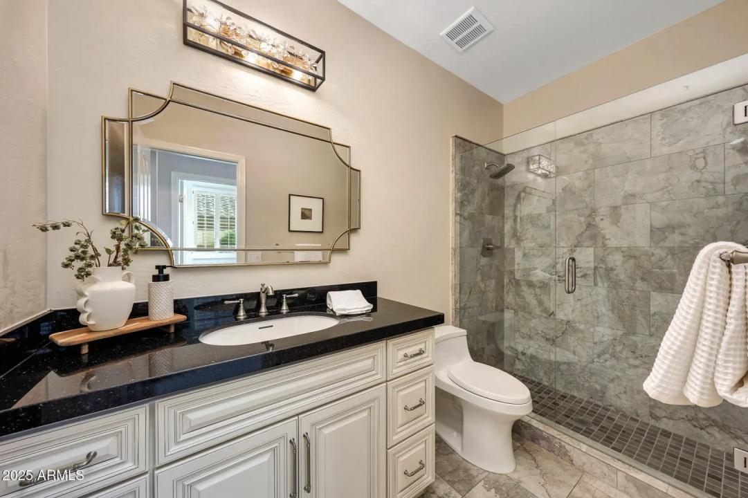 Real Estate Picture 22