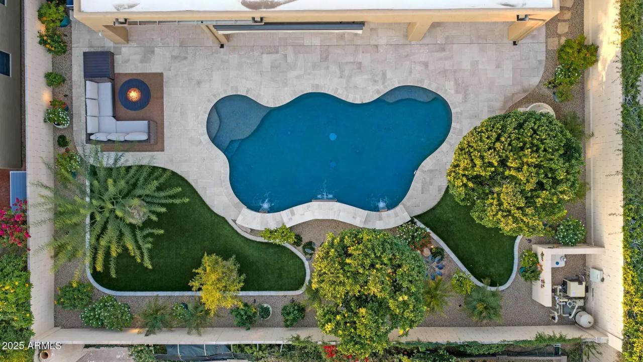 Real Estate Picture 33