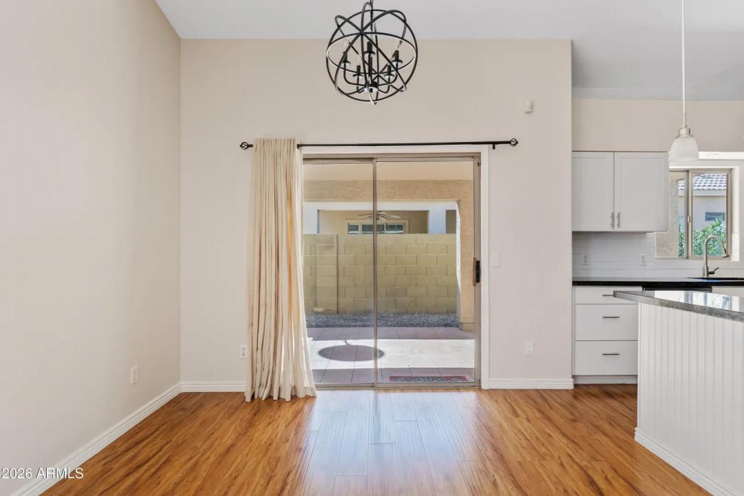 Real Estate Picture 4