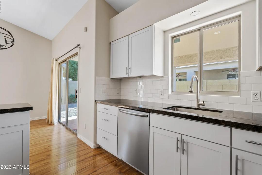 Real Estate Picture 9