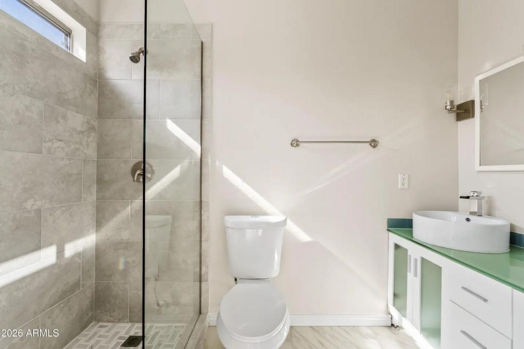 Real Estate Picture 13