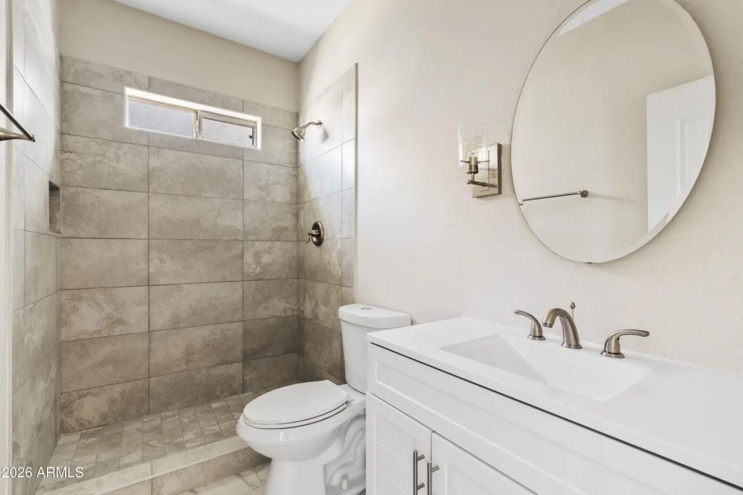 Real Estate Picture 17