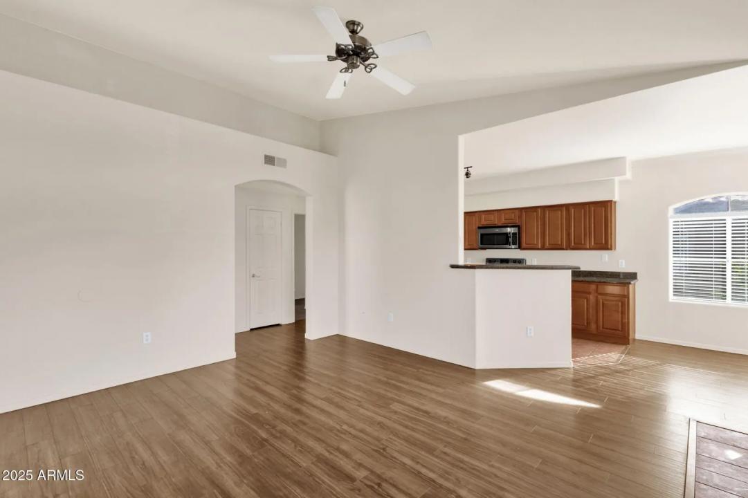 Real Estate Picture 5