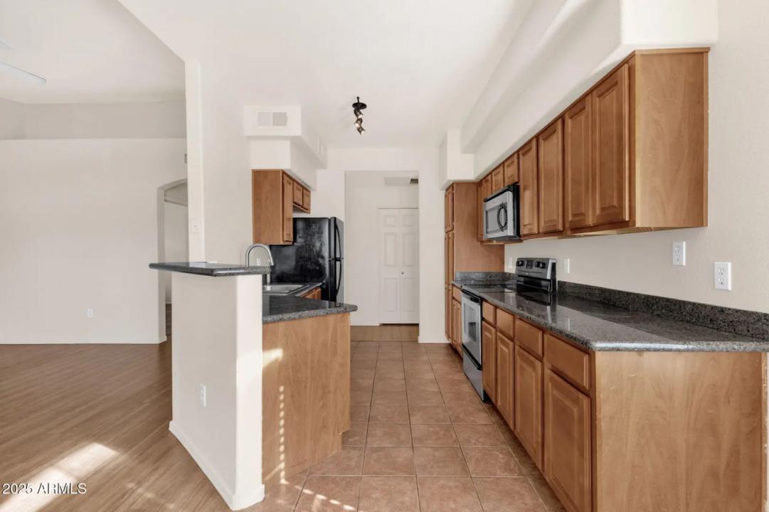 Real Estate Picture 6