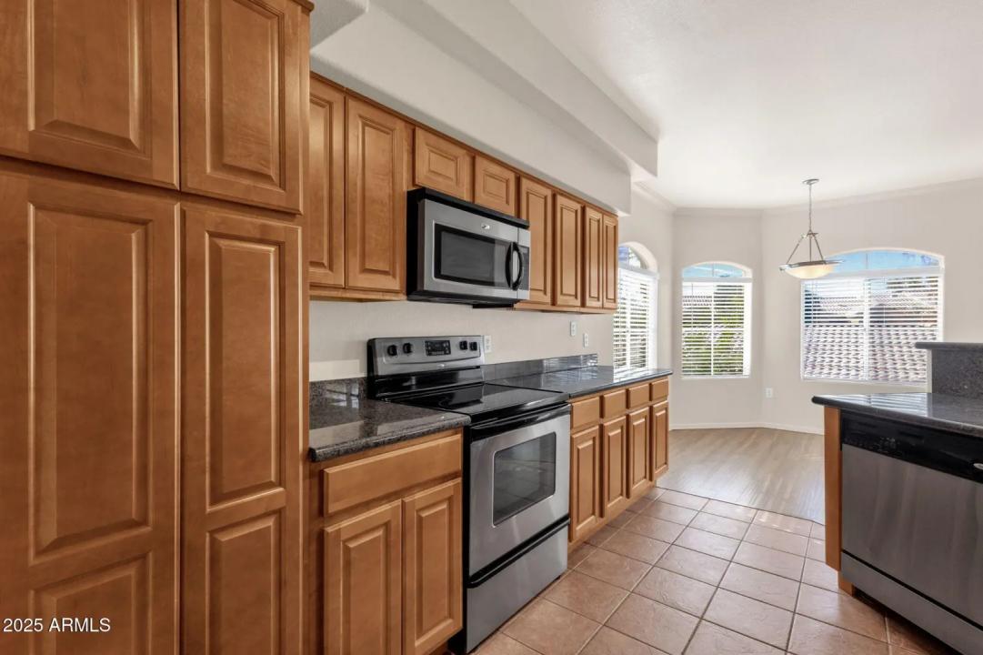 Real Estate Picture 10