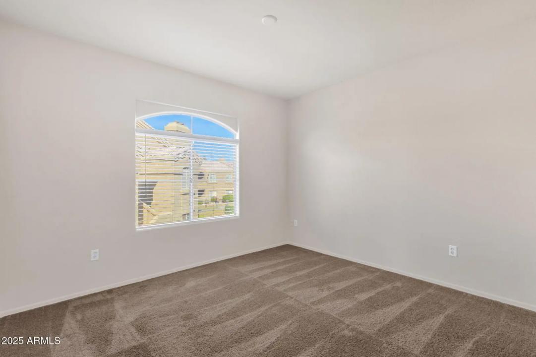 Real Estate Picture 18