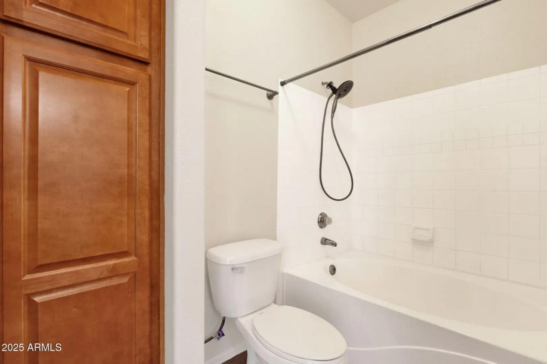 Real Estate Picture 16