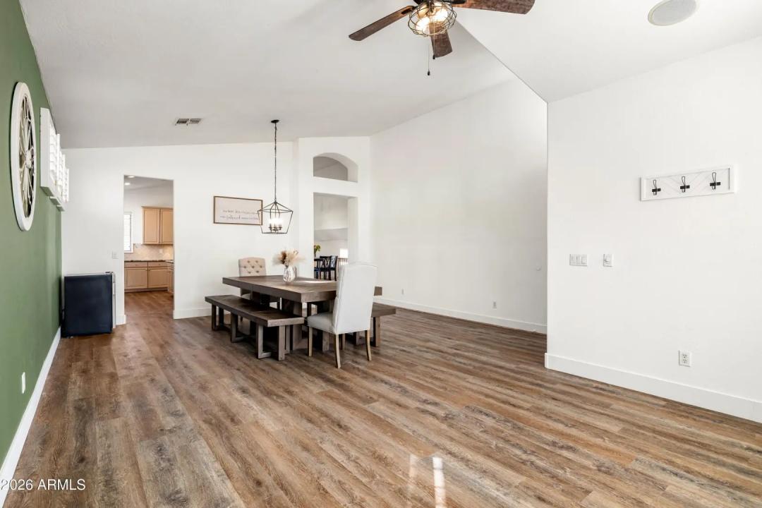 Real Estate Picture 5