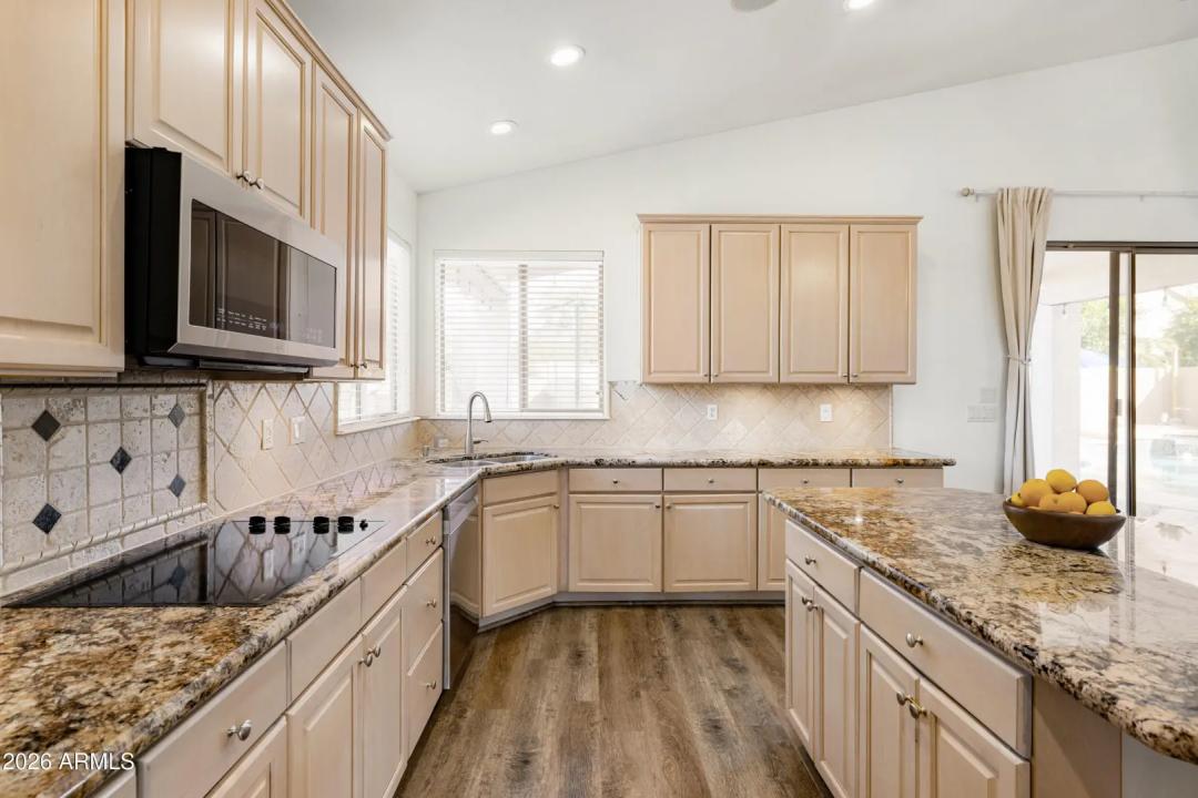 Real Estate Picture 13