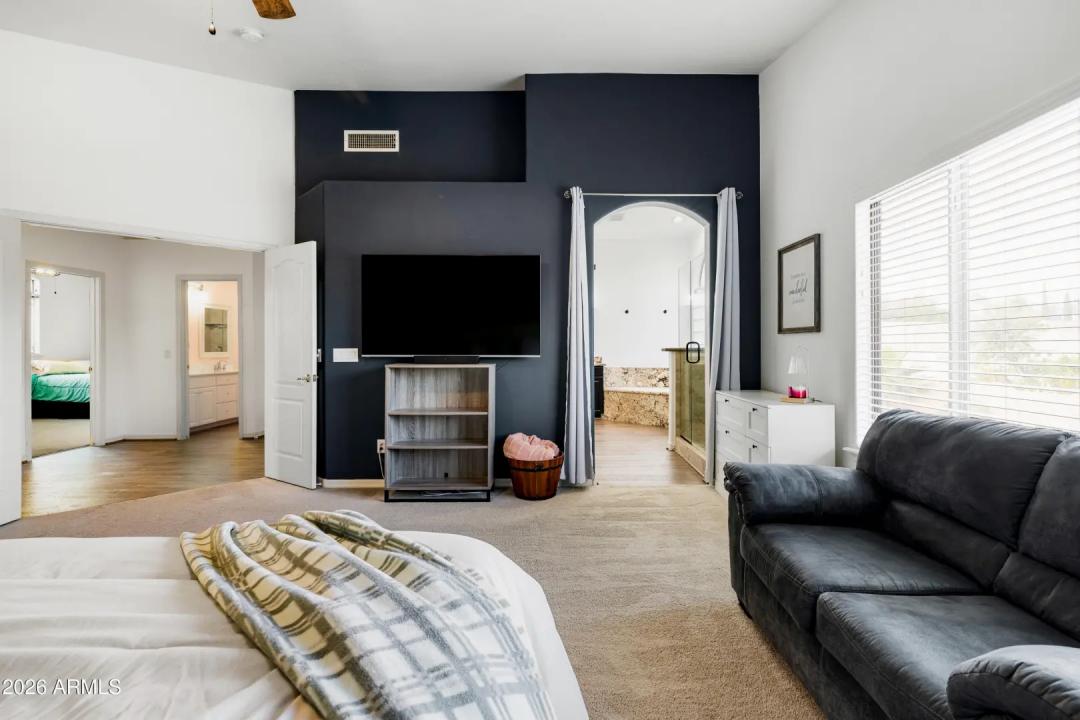 Real Estate Picture 19