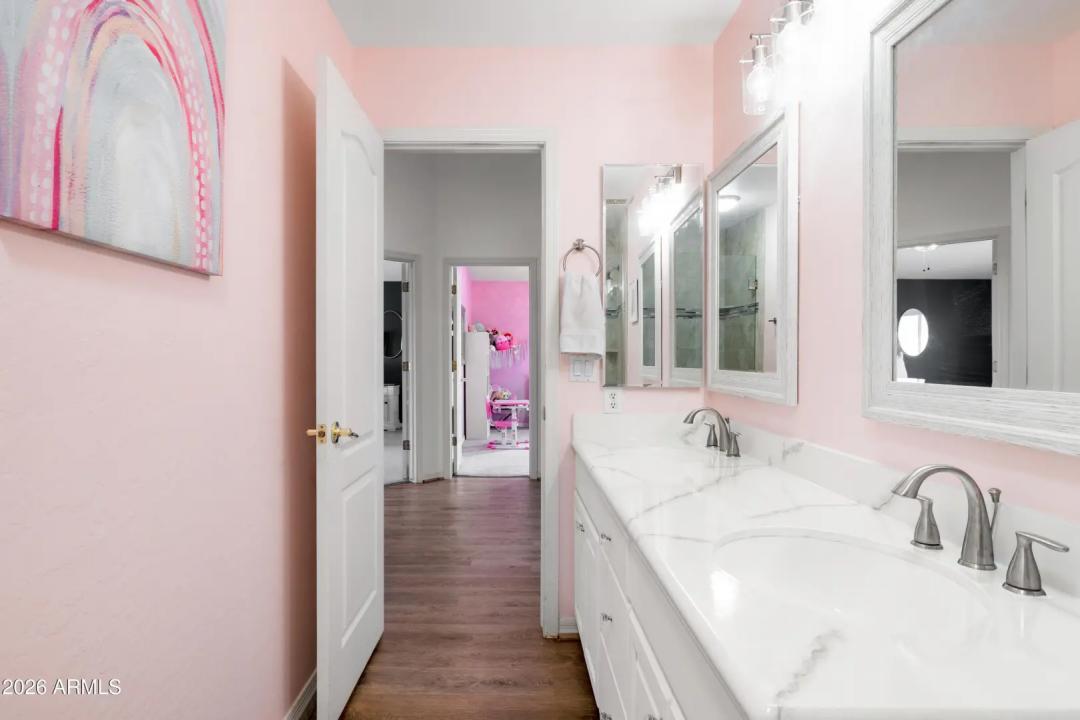 Real Estate Picture 30