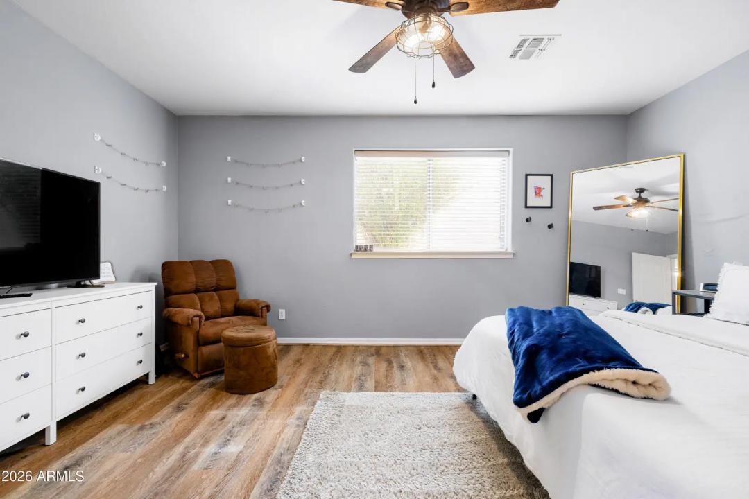 Real Estate Picture 33