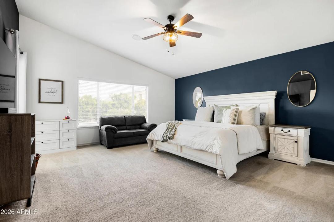 Real Estate Picture 17