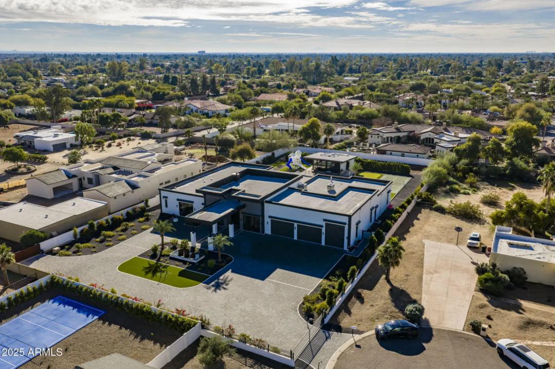 Real Estate Picture 13