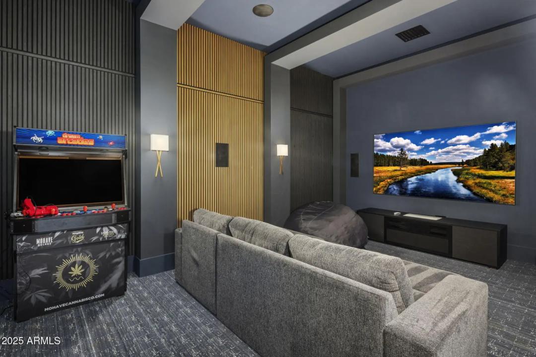 Real Estate Picture 11