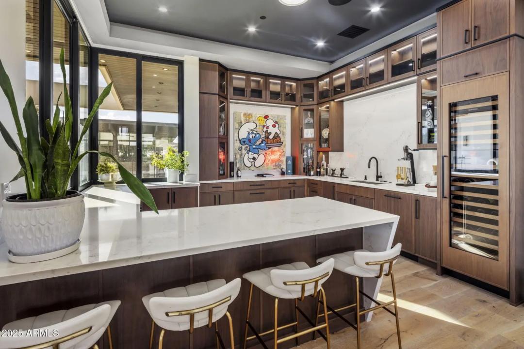 Real Estate Picture 5