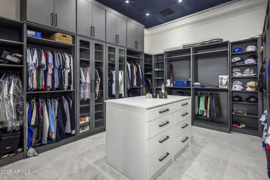 Real Estate Picture 9