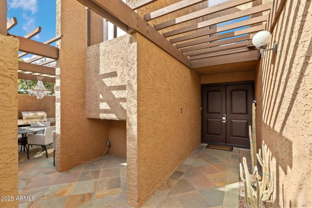 Real Estate Picture 3