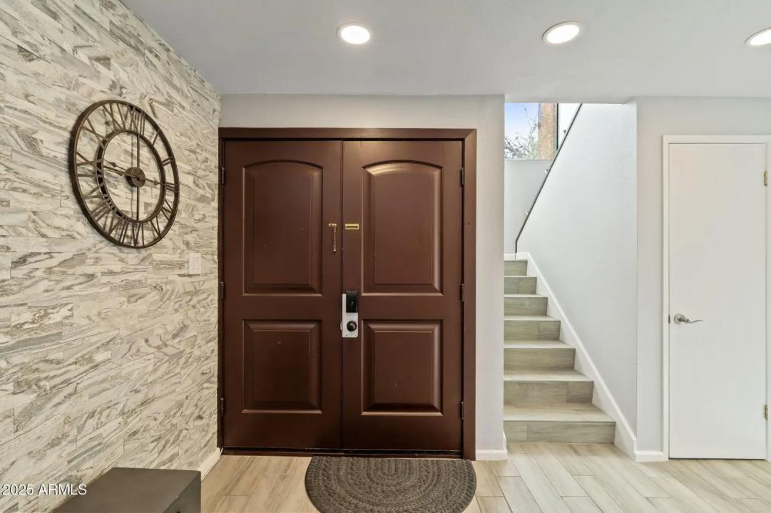 Real Estate Picture 5