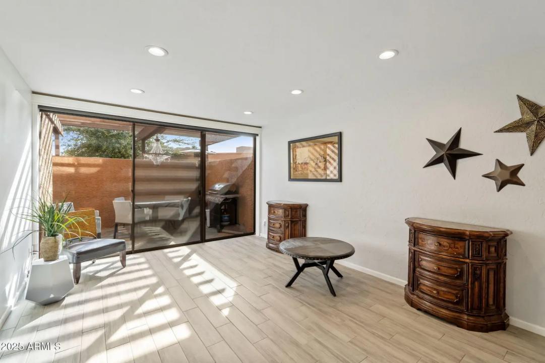 Real Estate Picture 16
