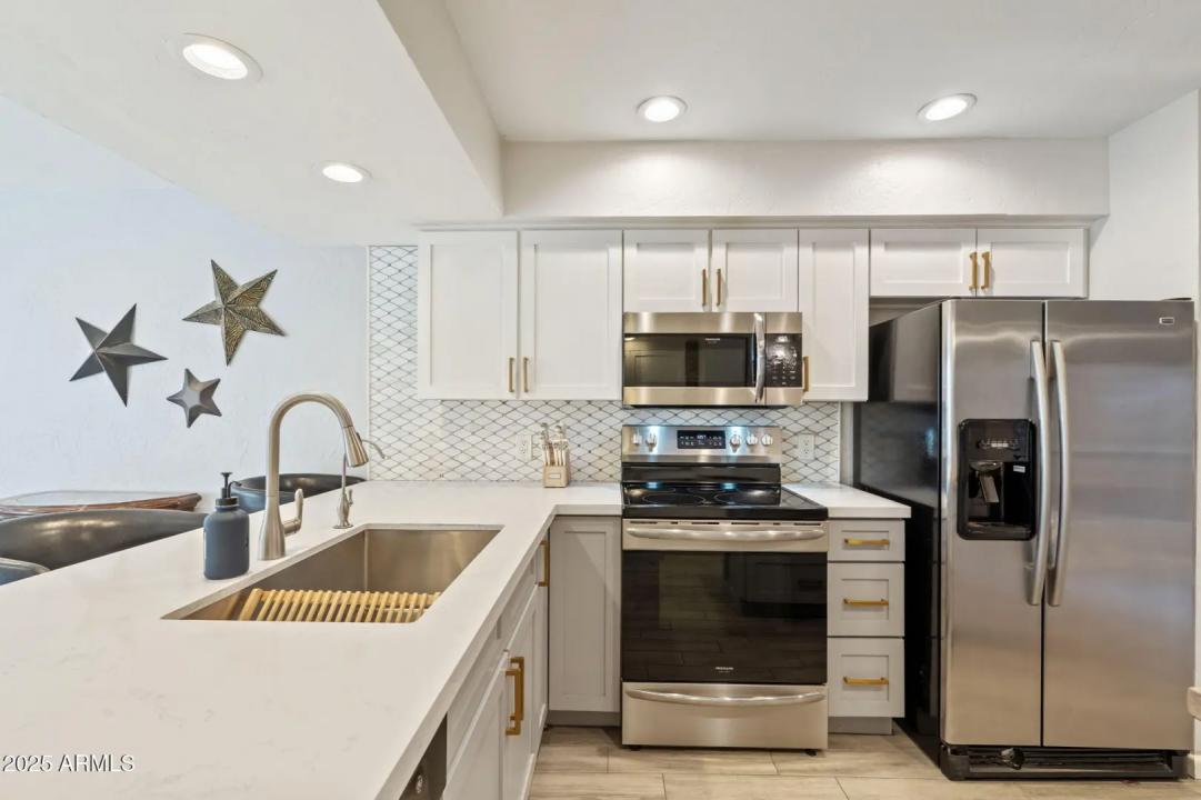 Real Estate Picture 21