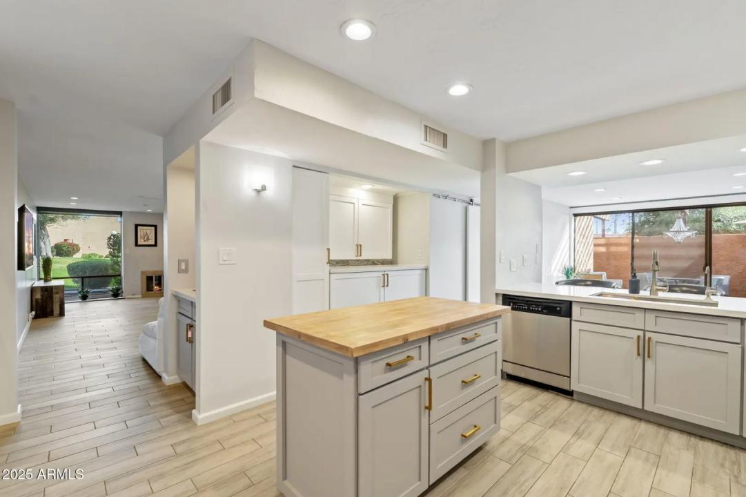 Real Estate Picture 23