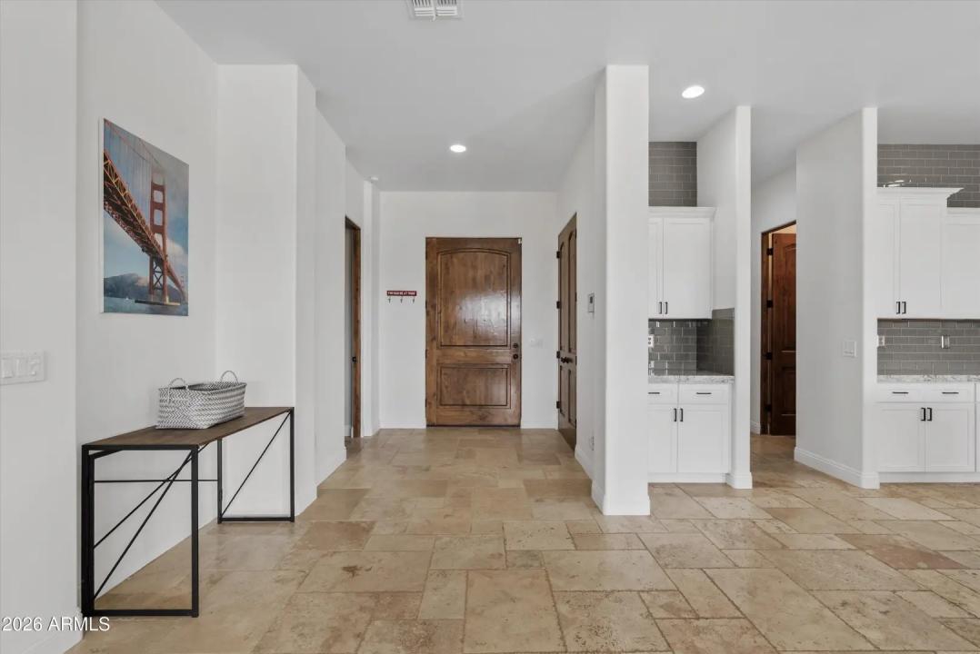 Real Estate Picture 10