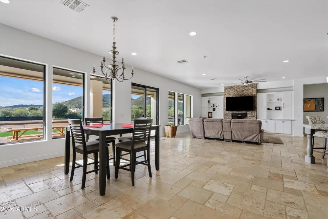 Real Estate Picture 18