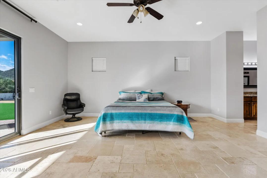 Real Estate Picture 34