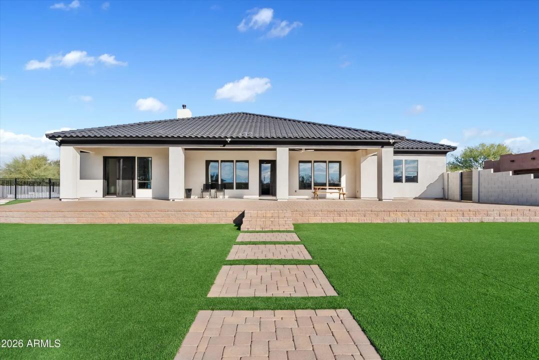 Real Estate Picture 4