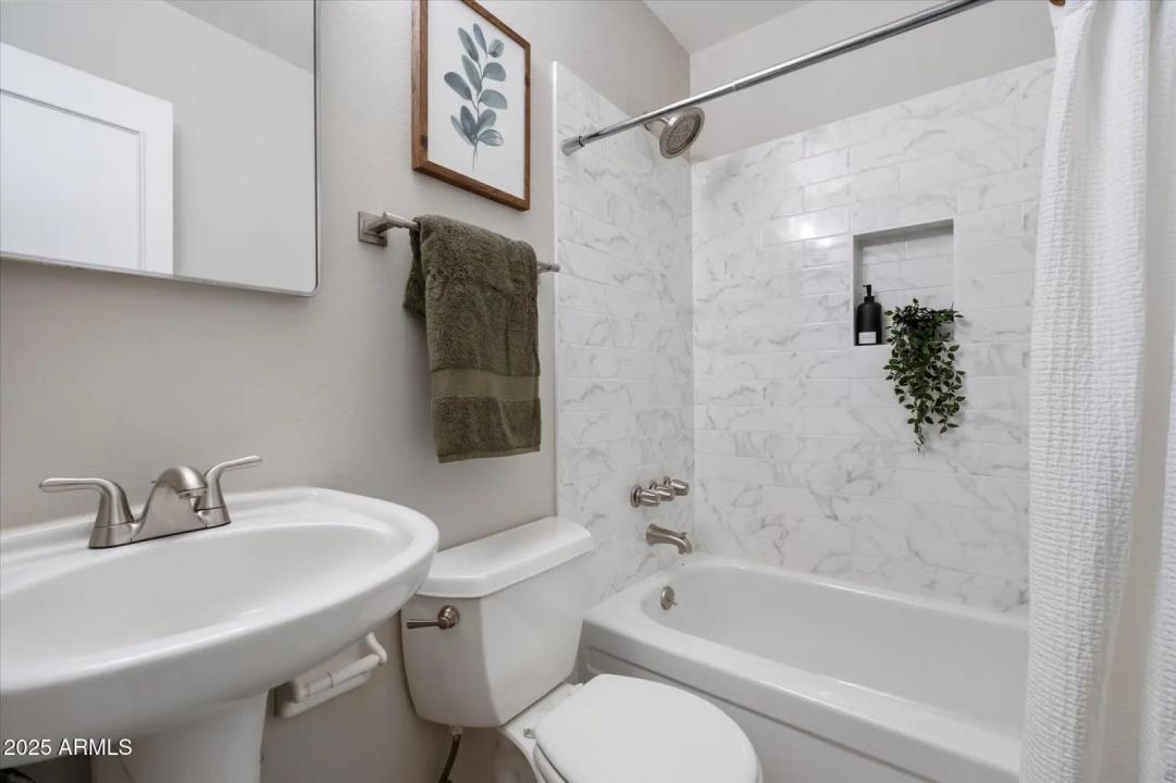 Real Estate Picture 18