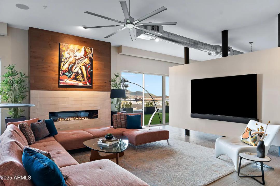 Real Estate Picture 5