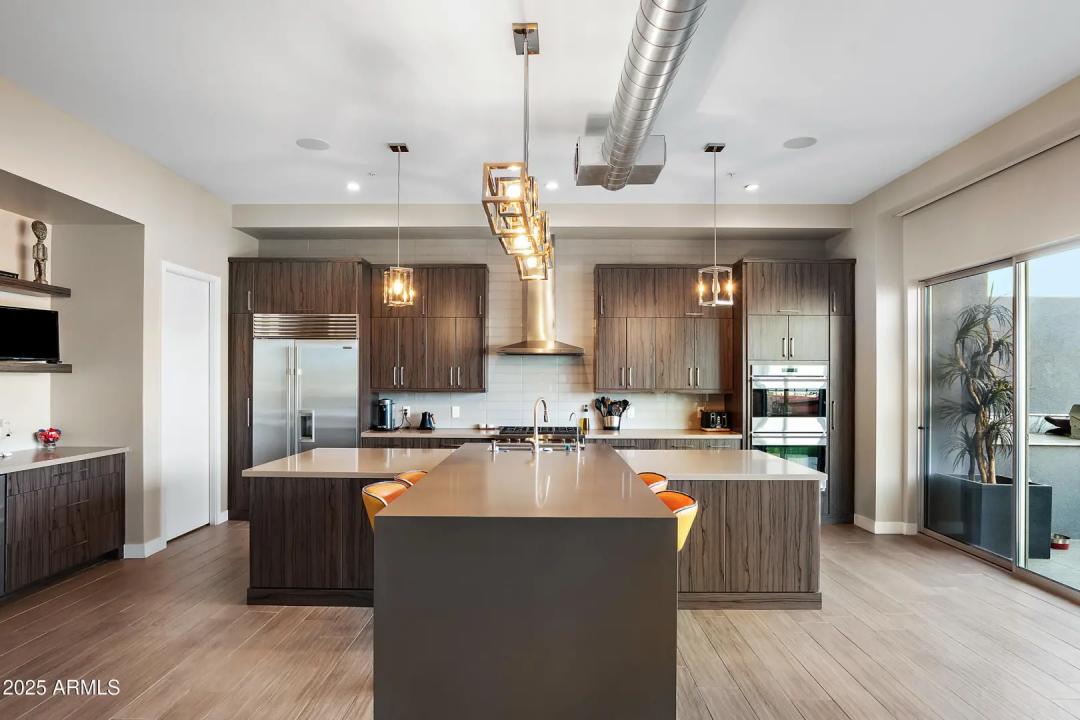 Real Estate Picture 7